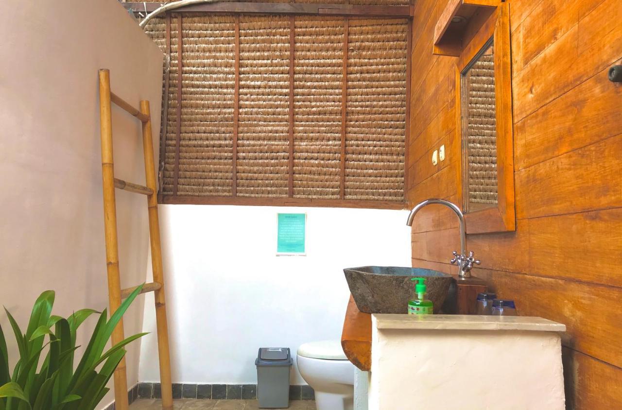 Cotton Tree Cottages Gili Trawangan Esterno foto